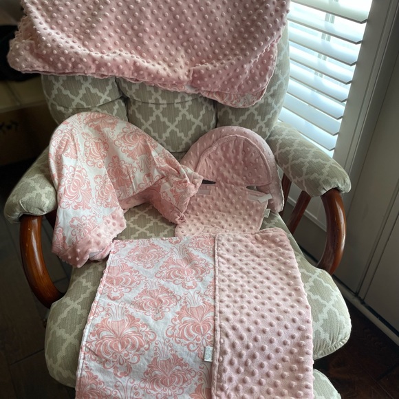 🎉Price Drop!! Angelina minky car seat canopy - Picture 7 of 7
